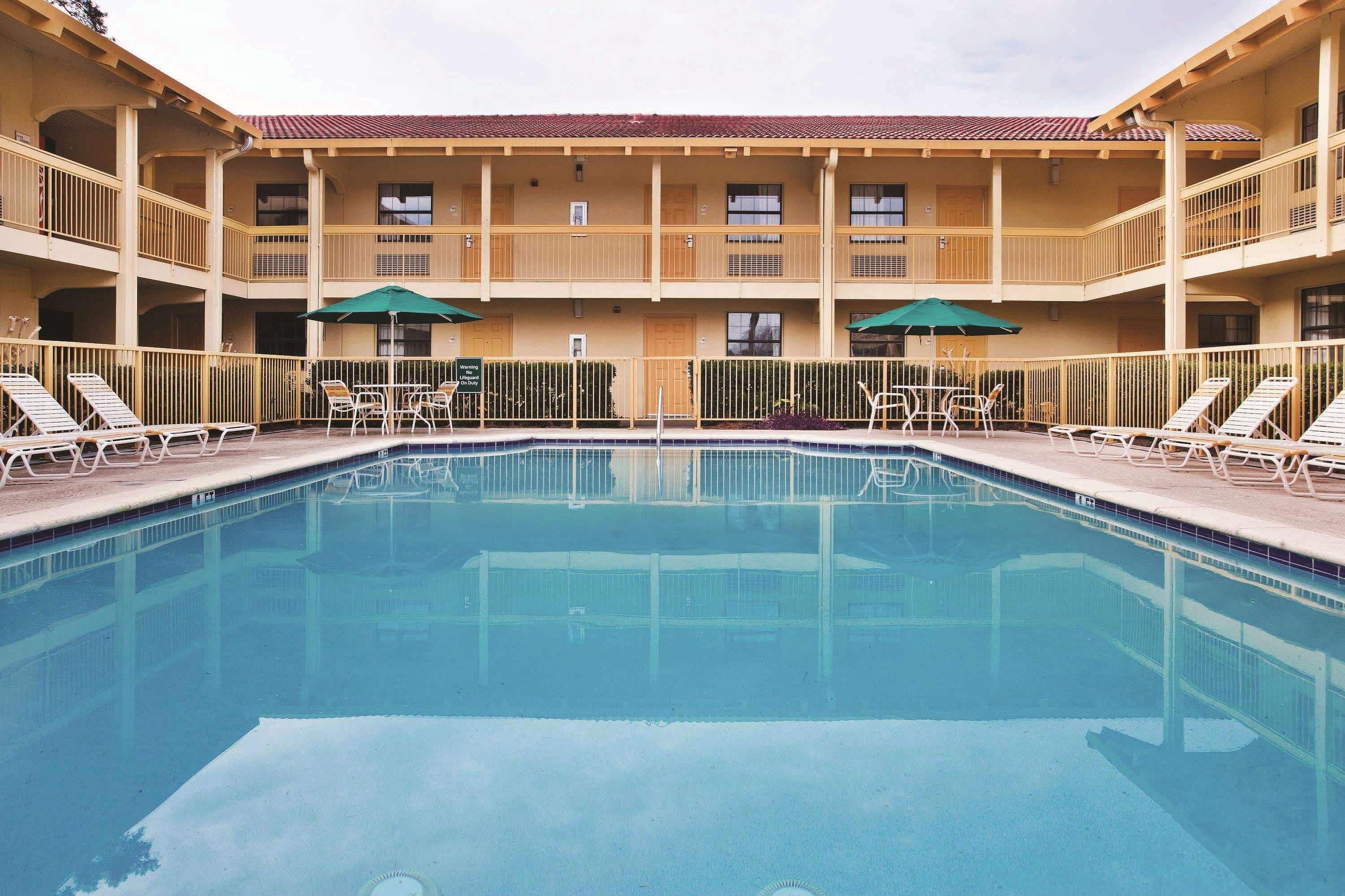 La Quinta Inn By Wyndham Savannah Midtown Eksteriør billede