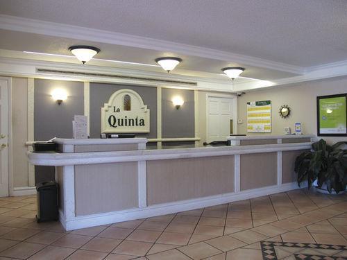 La Quinta Inn By Wyndham Savannah Midtown Eksteriør billede